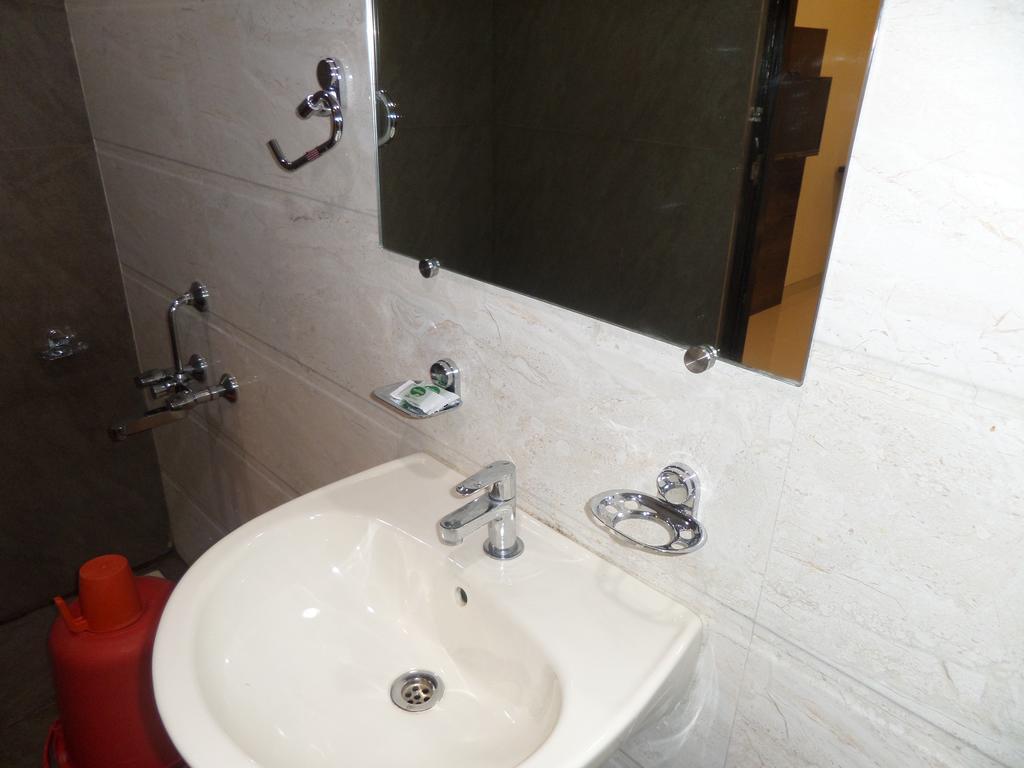 Sai Heera Residency Hotel Shirdi Room photo