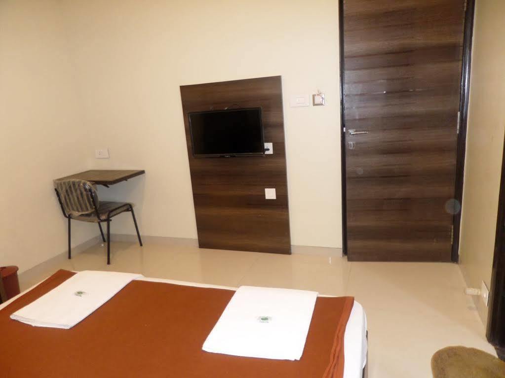 Sai Heera Residency Hotel Shirdi Exterior photo